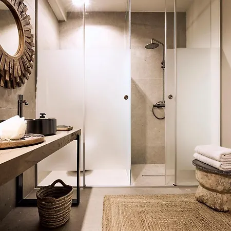 Niove Milos Plaka (Milos)