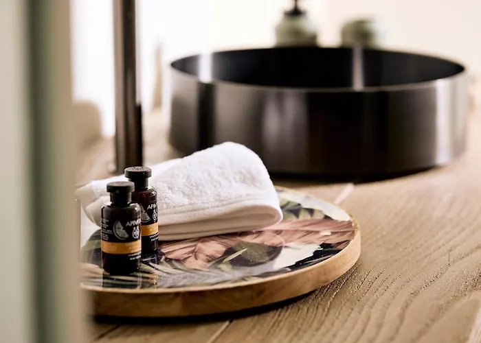 Niove Milos イン *