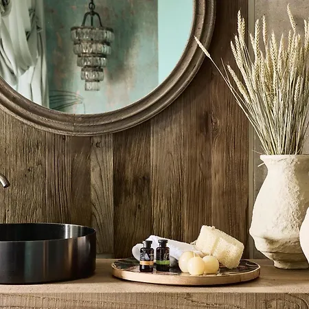 Niove Milos Herberg Plaka (Milos)