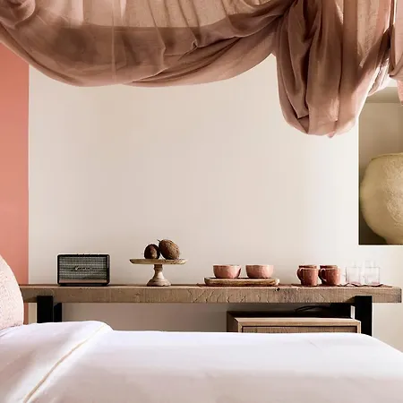 Niove Milos * Plaka (Milos)