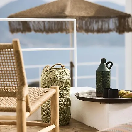 Herberg Niove Milos *