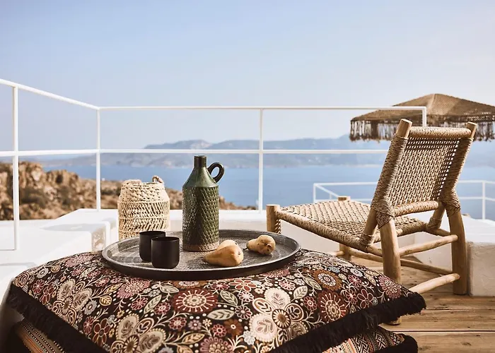 Niove Milos Värdshus *