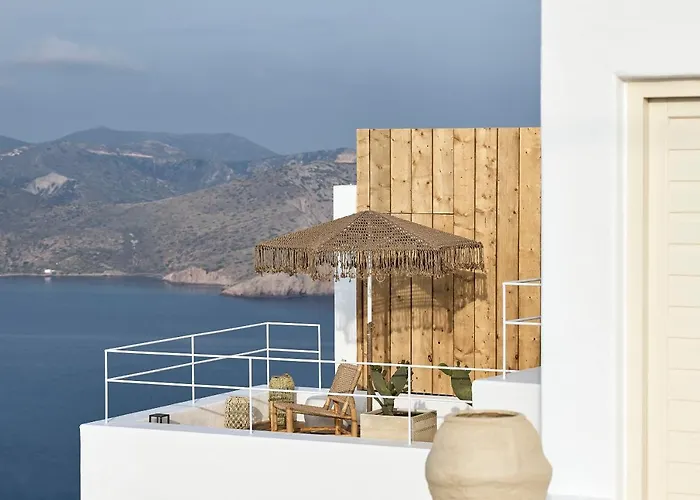 Niove Milos Penzion *